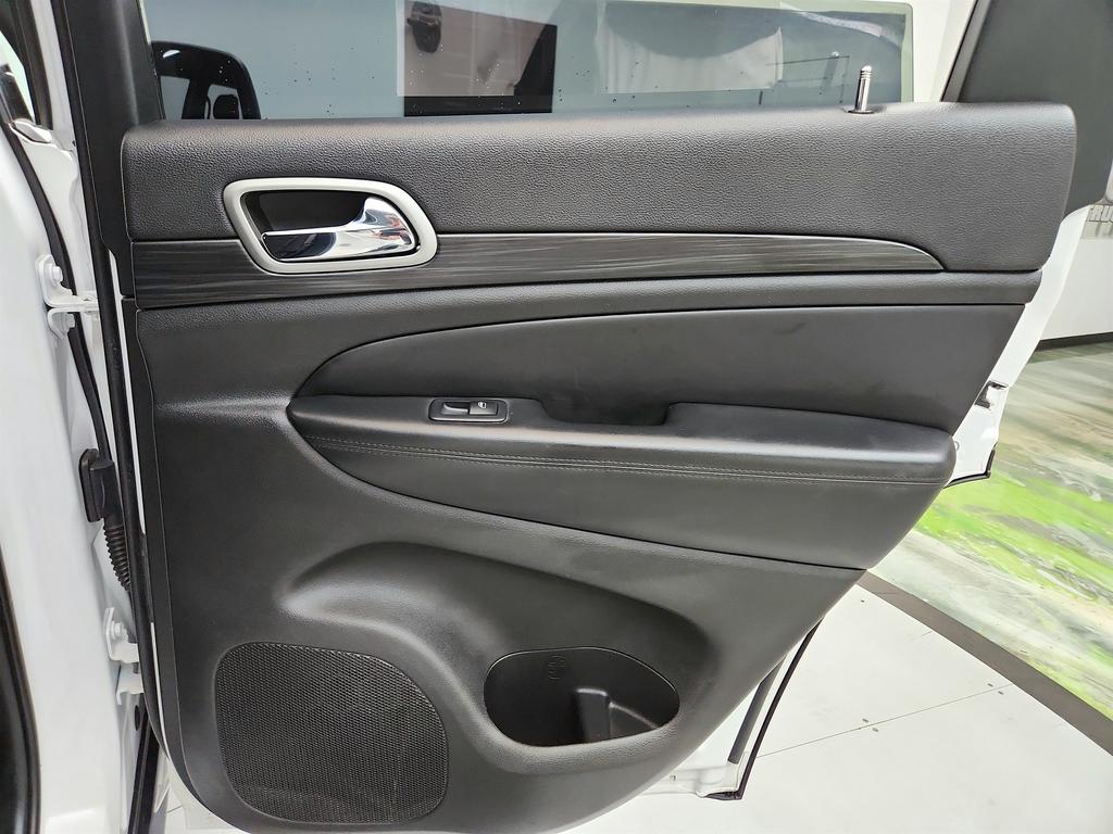 2021 Jeep Grand Cherokee Laredo E - Photo 28