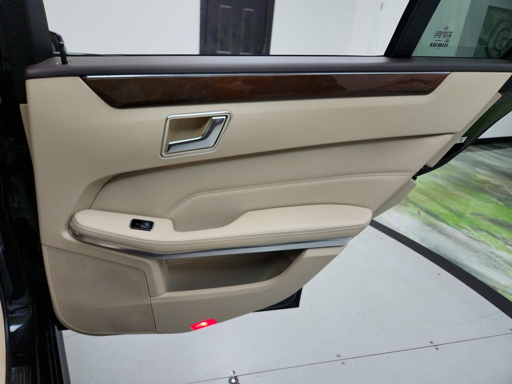 2014 Mercedes-Benz E-Class - Photo 31