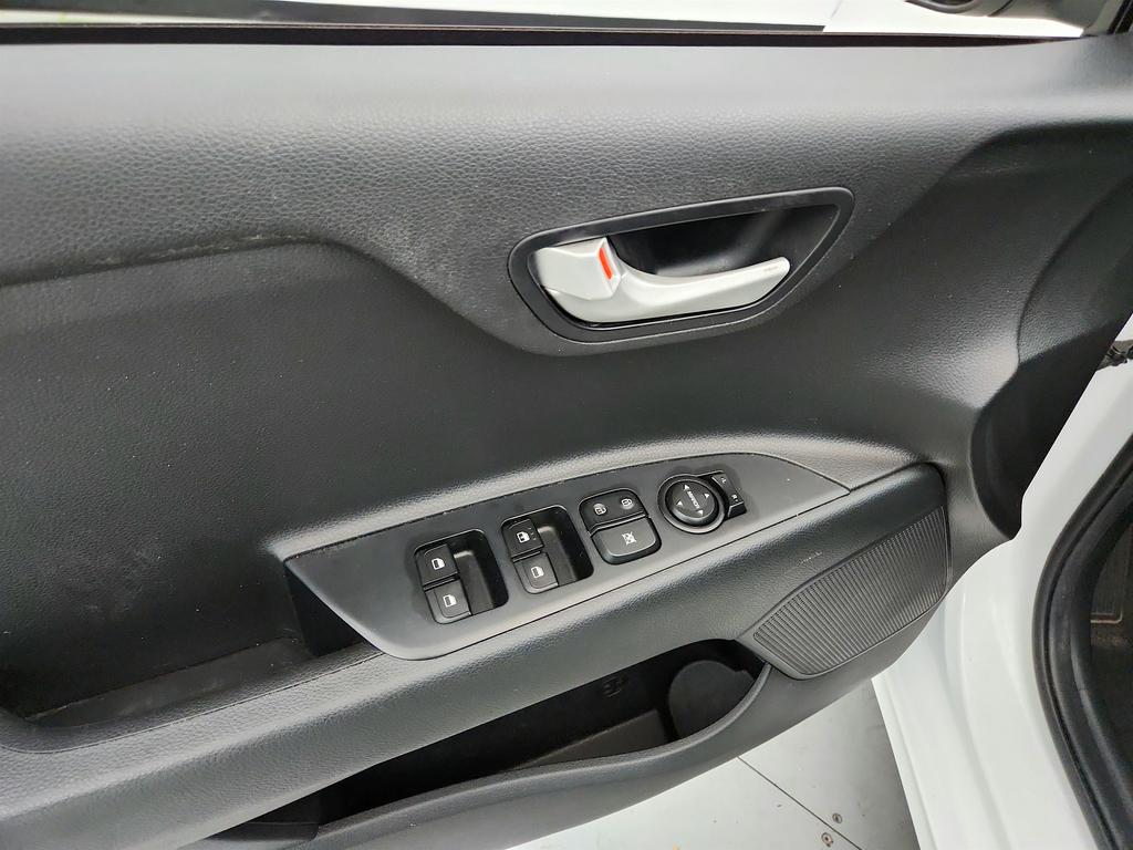2023 Kia Rio S - Photo 19