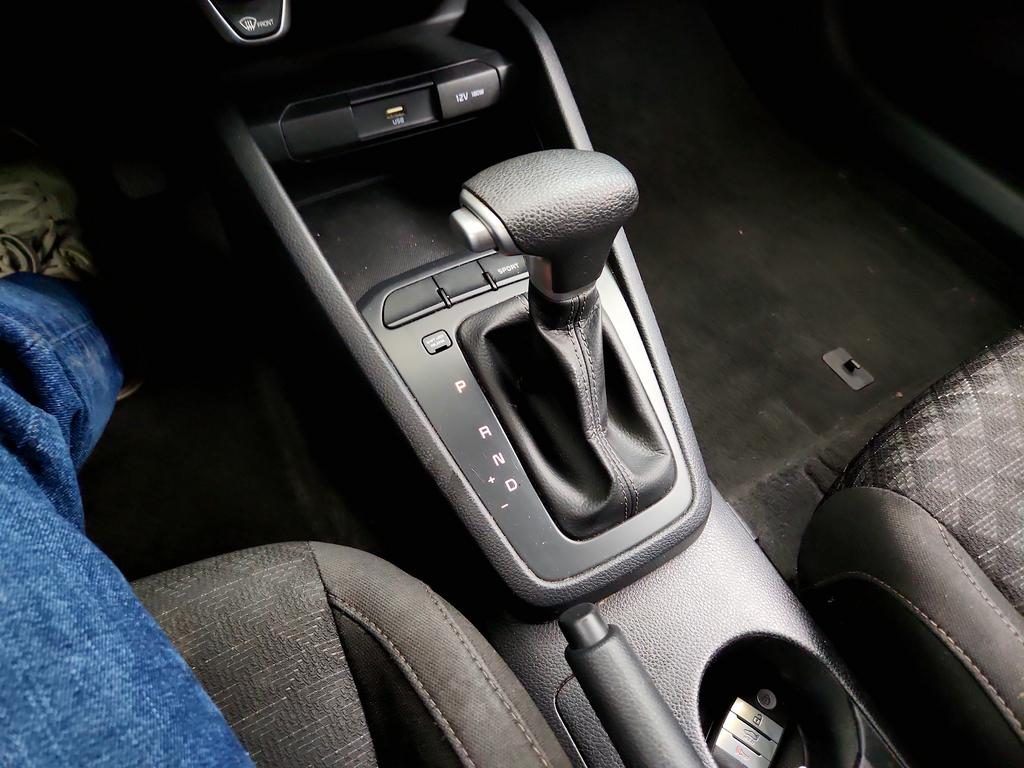 2023 Kia Rio S - Photo 17