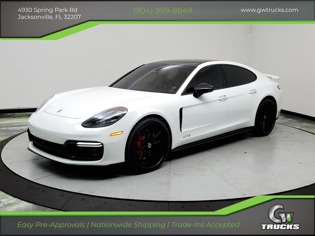 2019 Porsche Panamera GTS's photo