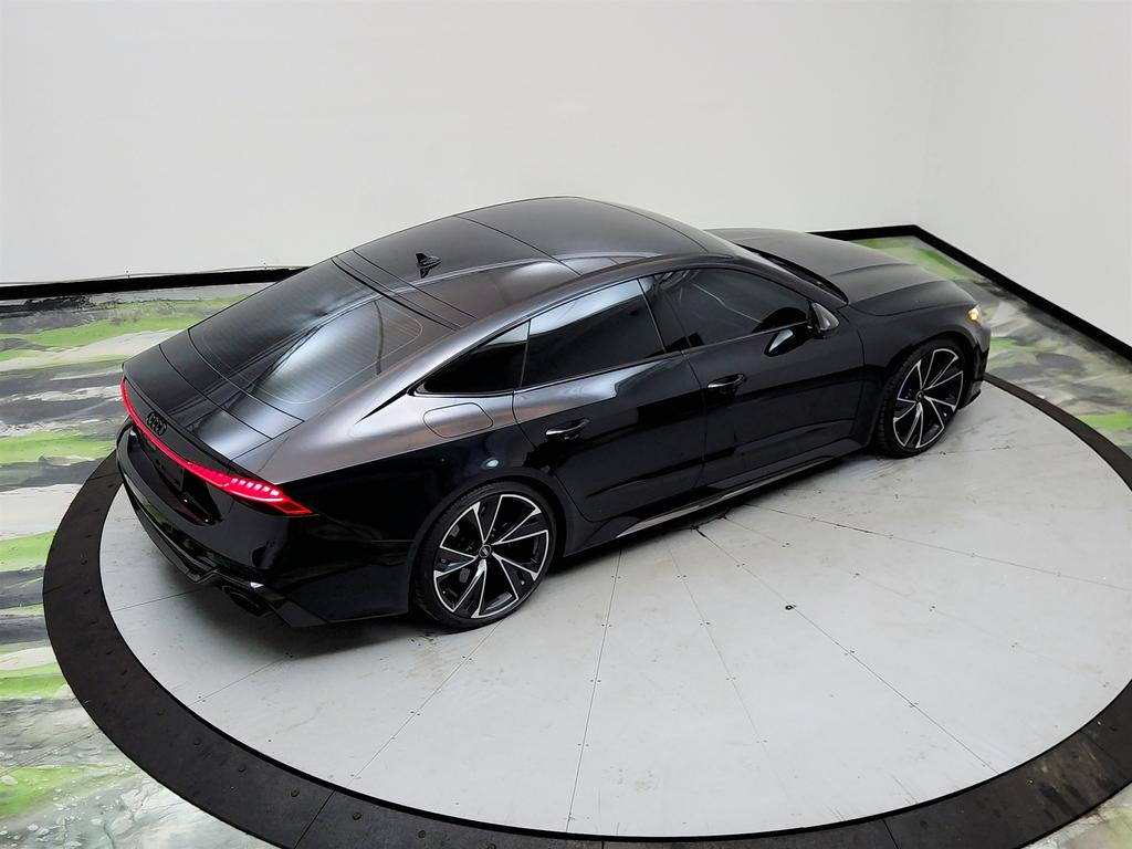 2022 Audi RS 7 35