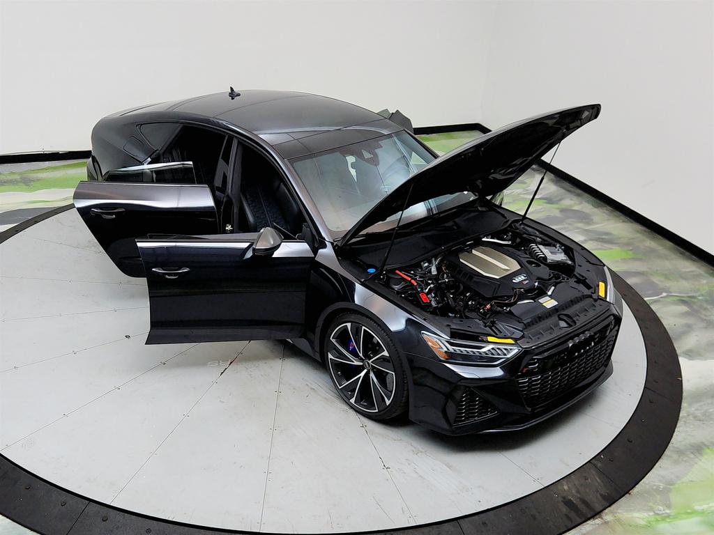 2022 Audi RS 7 38