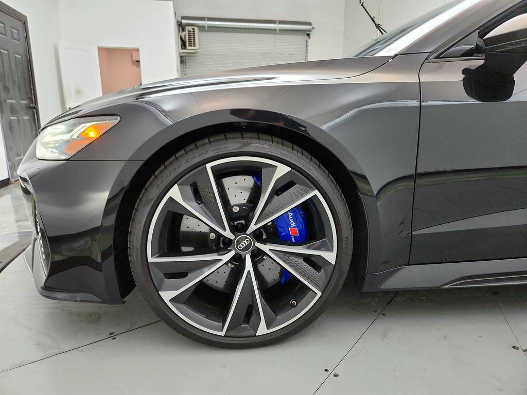 2022 Audi RS 7 32