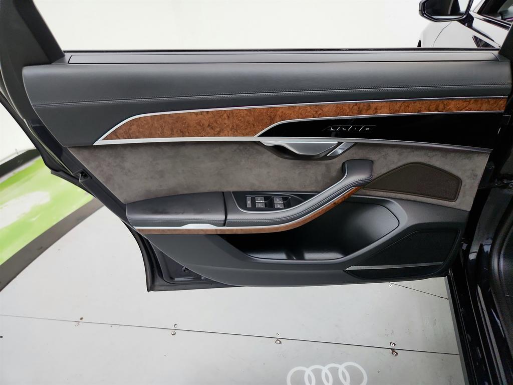 2021 Audi A8 Base - Photo 23