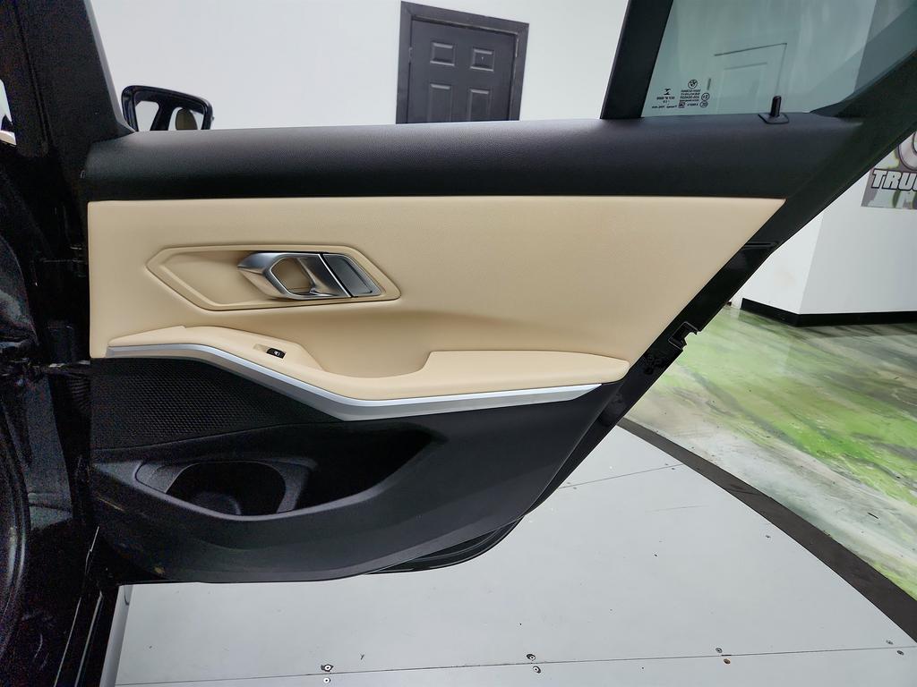 2020 BMW 3 Series 330i - Photo 31