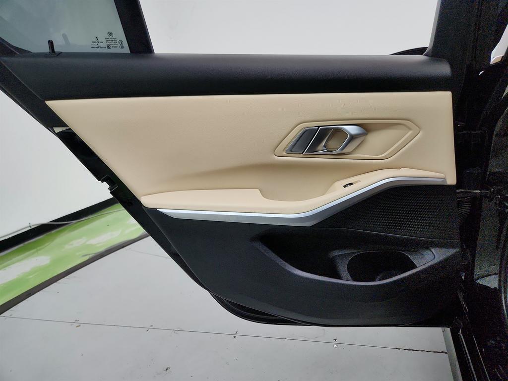 2020 BMW 3 Series 330i - Photo 26