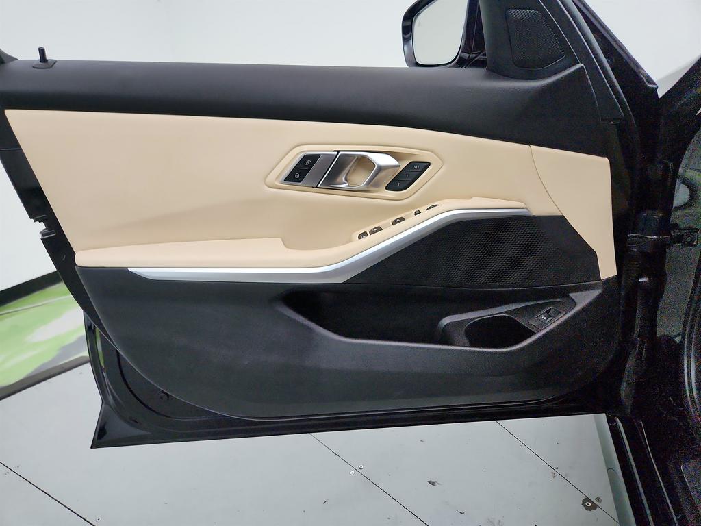 2020 BMW 3 Series 330i - Photo 24