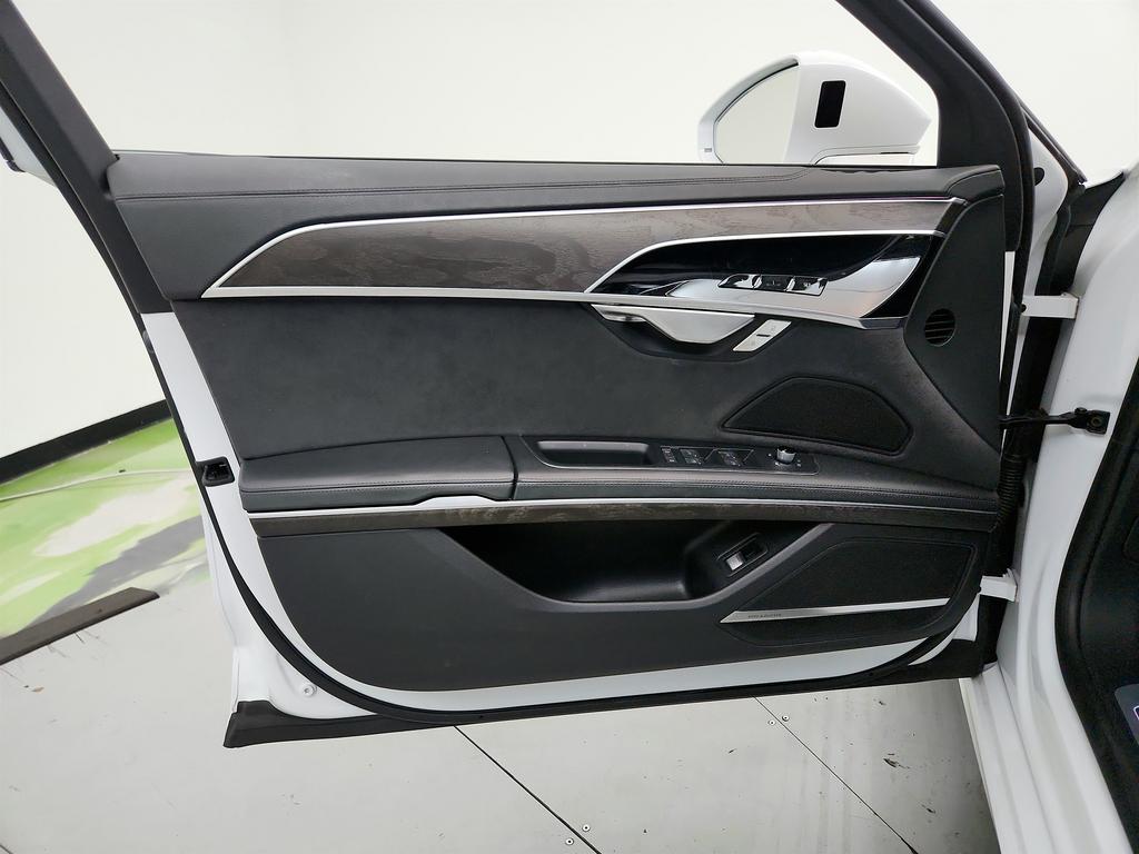 2023 Audi A8 24