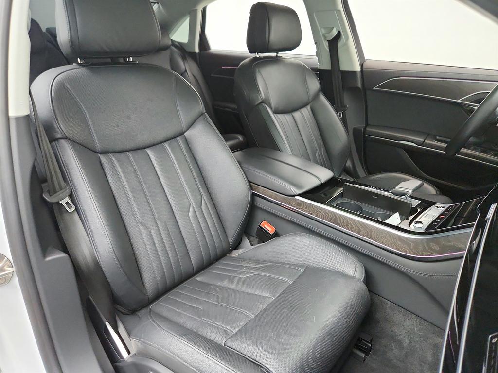 2023 Audi A8 28