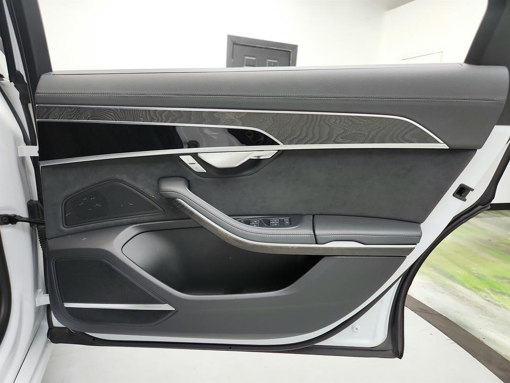 2023 Audi A8 31