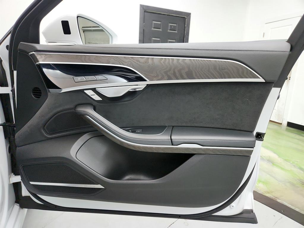 2023 Audi A8 29