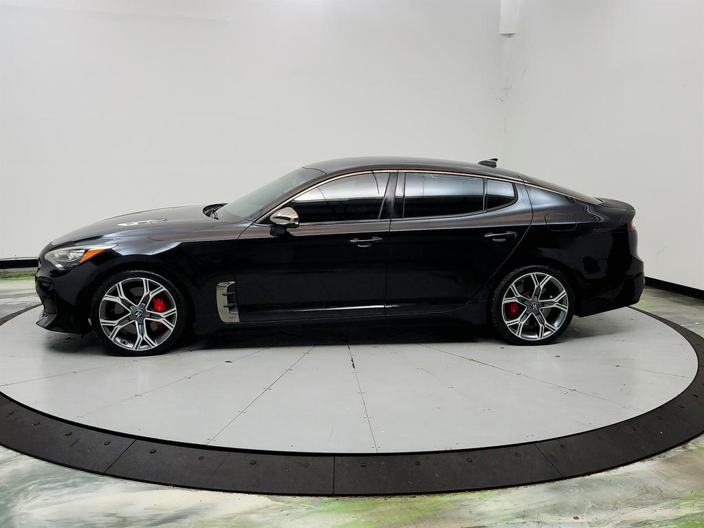 2020 Kia Stinger 9