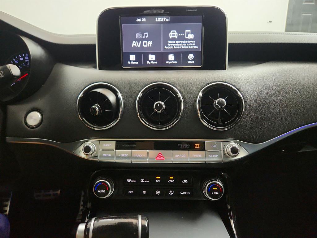 2020 Kia Stinger 21
