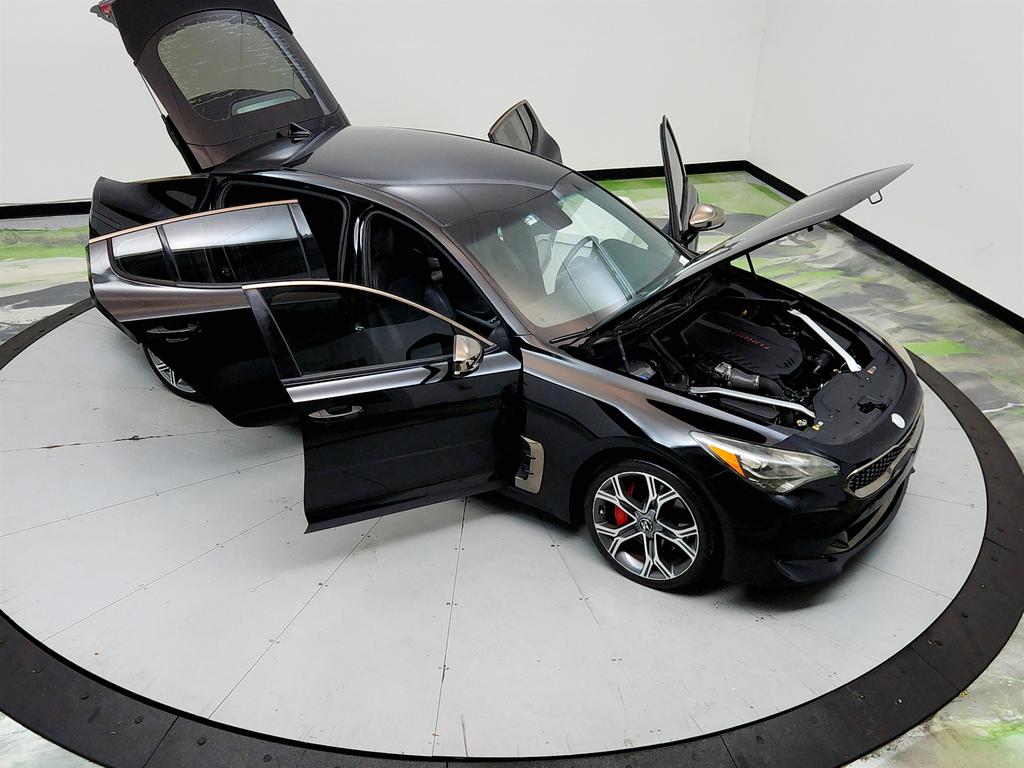 2020 Kia Stinger 38
