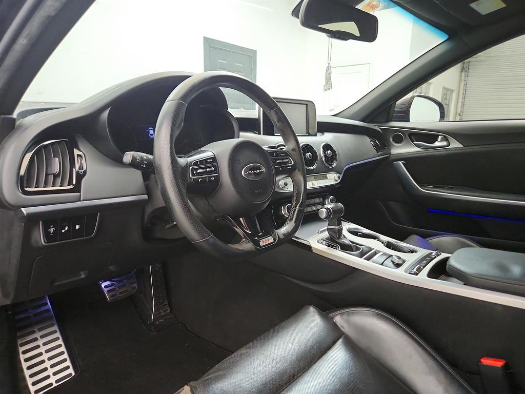 2020 Kia Stinger 14