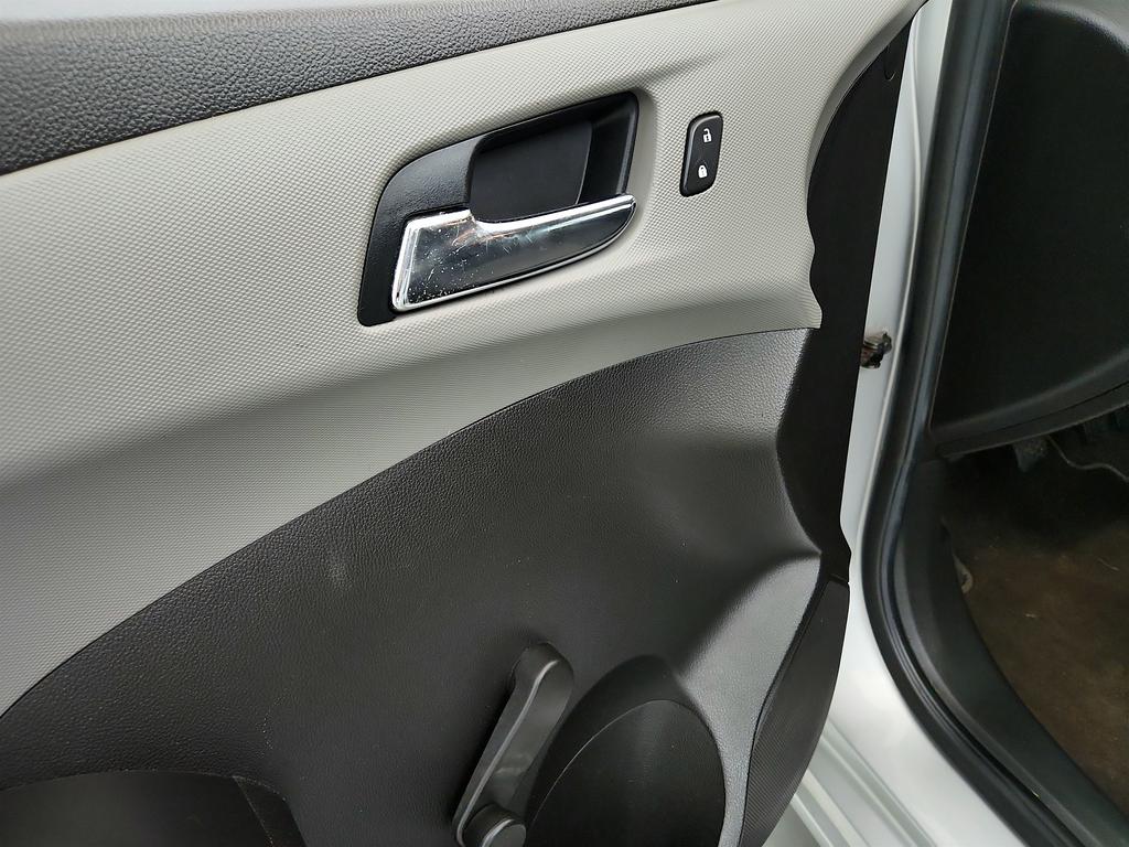 2014 Chevrolet Sonic 20
