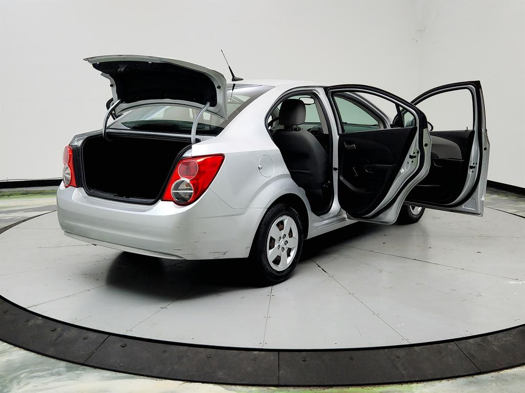2014 Chevrolet Sonic 12