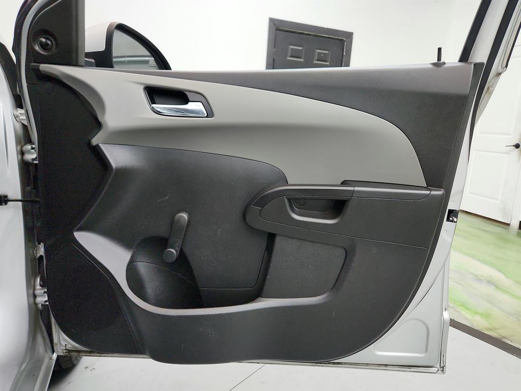 2014 Chevrolet Sonic 26