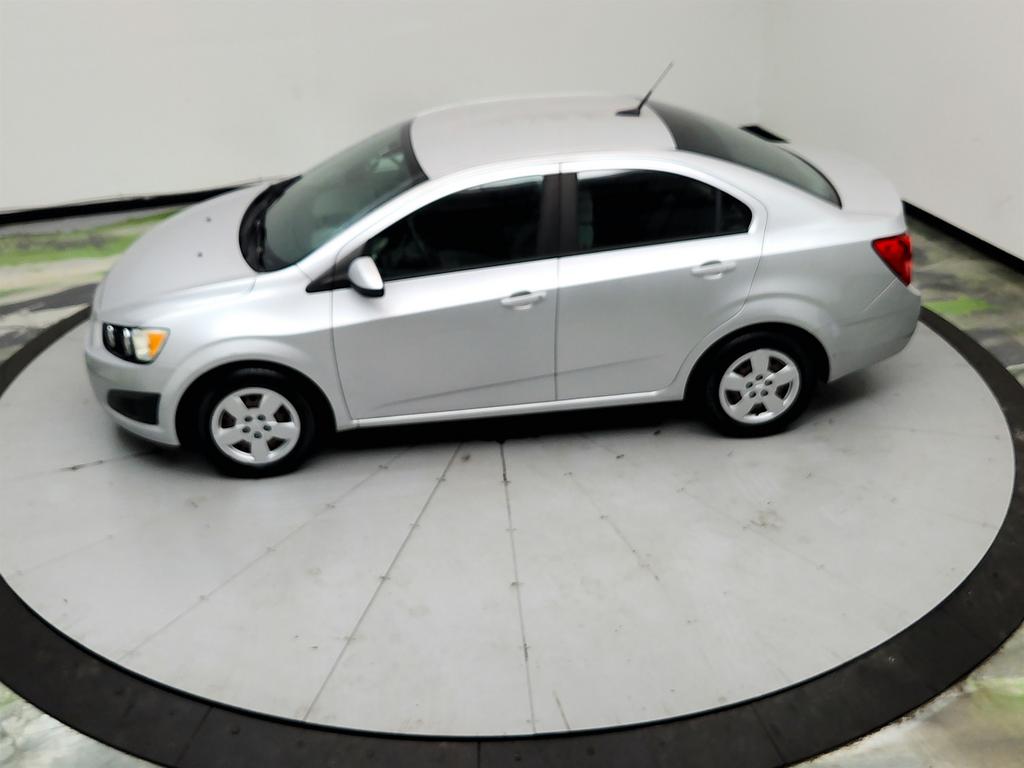 2014 Chevrolet Sonic 38