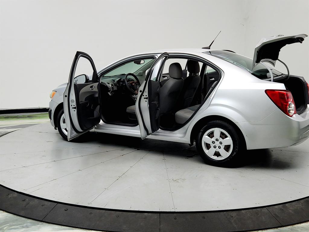 2014 Chevrolet Sonic 13