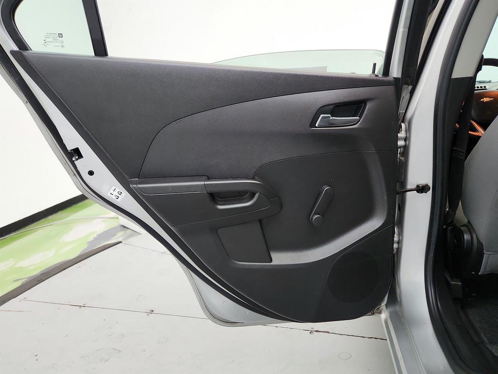 2014 Chevrolet Sonic 23