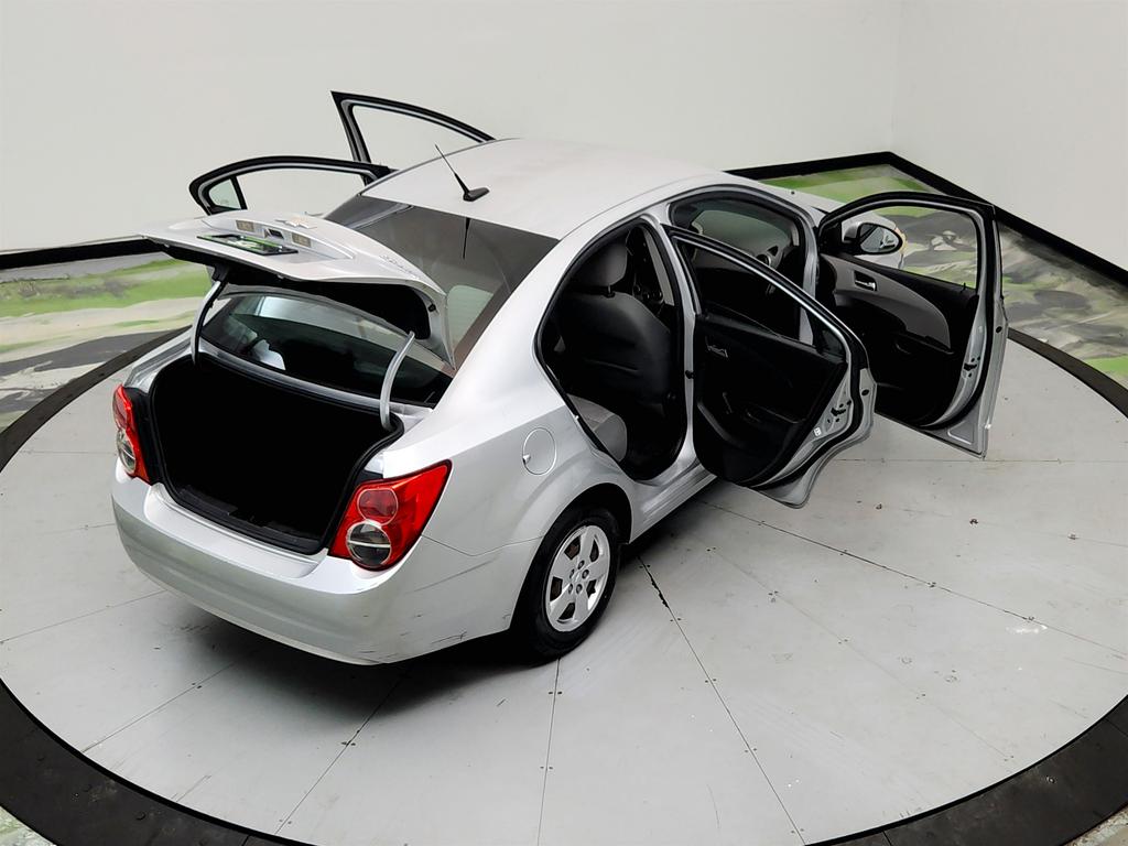 2014 Chevrolet Sonic 41