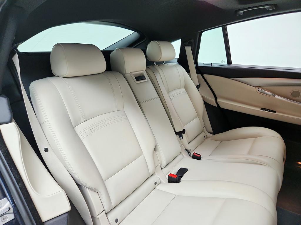 2017 BMW 5 Series 535i - Photo 30