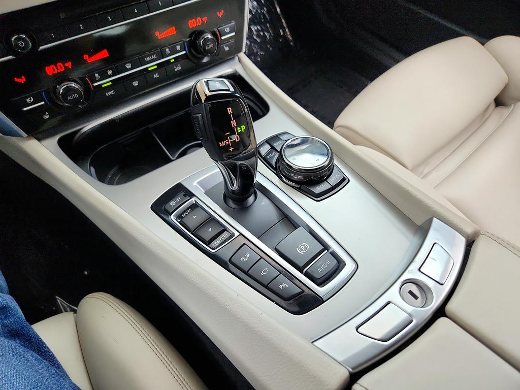 2017 BMW 5 Series 535i - Photo 19