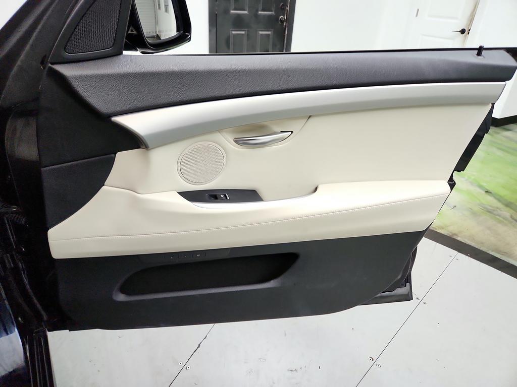 2017 BMW 5 Series 535i - Photo 29