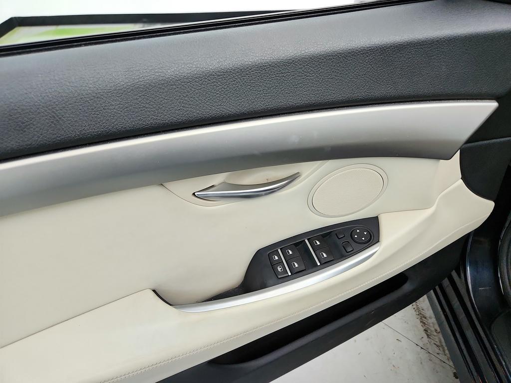 2017 BMW 5 Series 535i - Photo 23