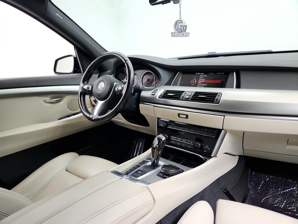 2017 BMW 5 Series 535i - Photo 27