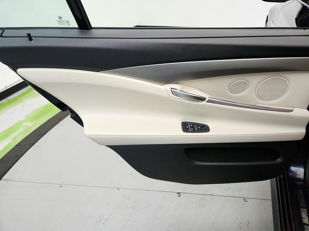 2017 BMW 5 Series 535i - Photo 26