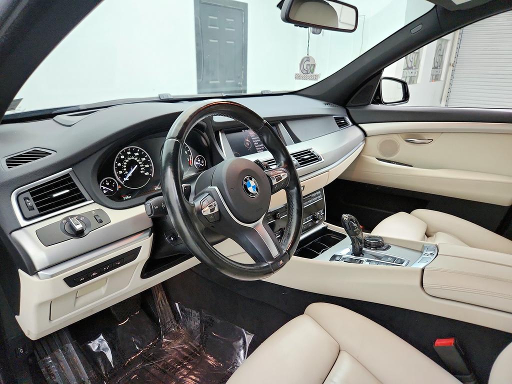 2017 BMW 5 Series 535i - Photo 13