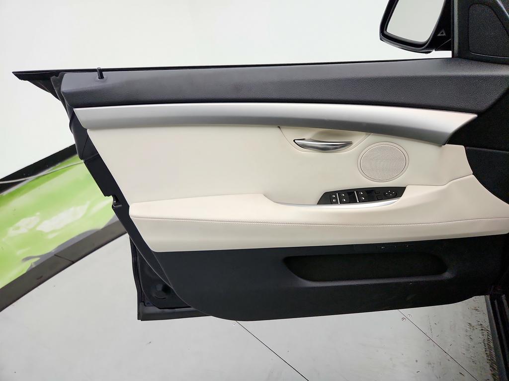2017 BMW 5 Series 535i - Photo 24